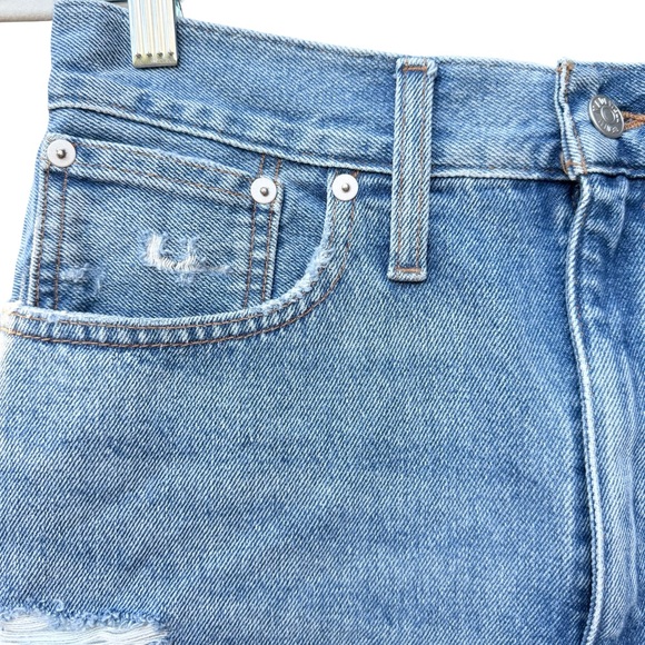 NWT Madewell The Momjean Short in Lansdale Wash Light Blue Raw Hem High Rise - Picture 4 of 16